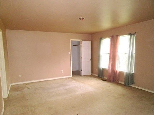 1st image of 701 Olive St