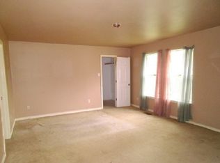 701 Olive St, Smithville, TX 78957