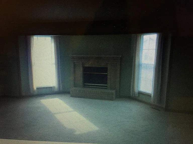582 W Hoewisher Rd — Photo 2