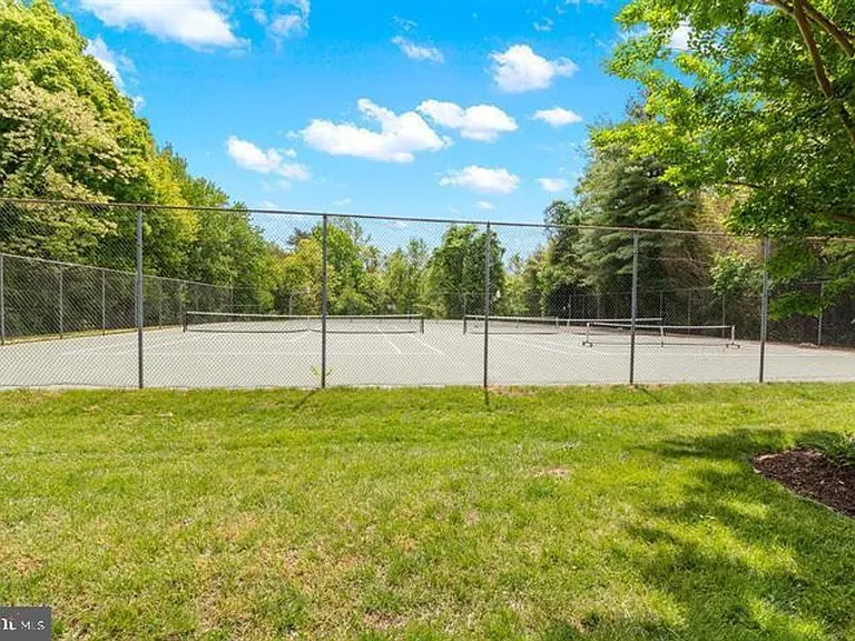 609 Admiral Dr #208 — Photo 20
