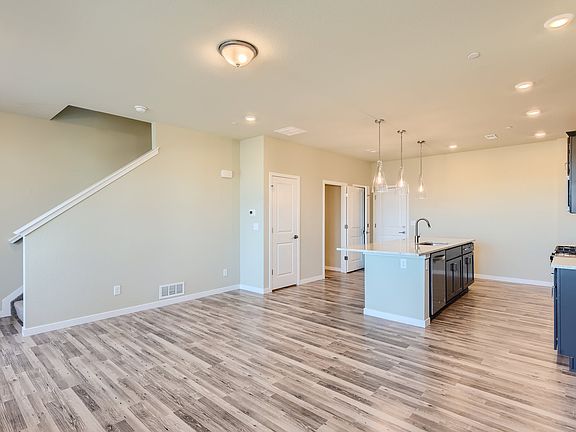 5th image of 788 Nob Hill Ln