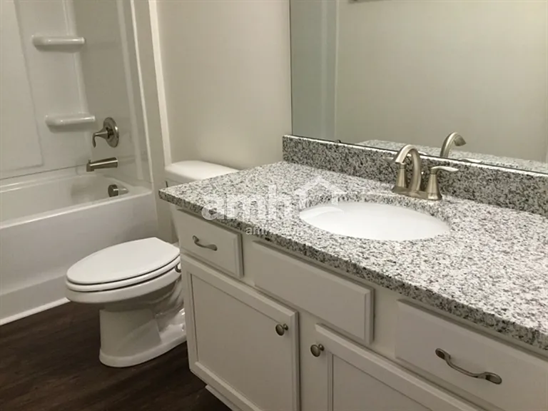 218 Swan Dr — Photo 14