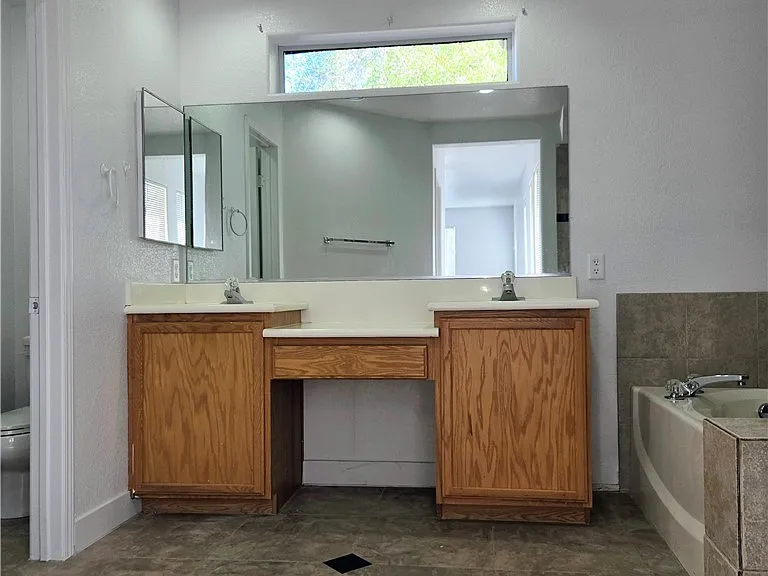 7858 Warwickshire Way — Photo 14