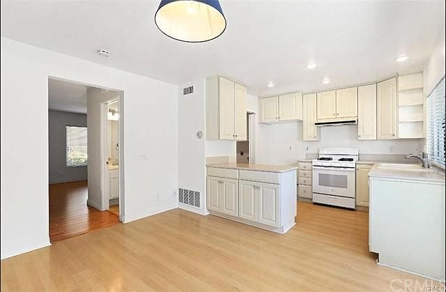 1st image of 756 Windwood Dr