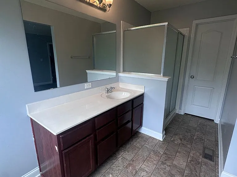 5519 Bannon Crossings Dr — Photo 25