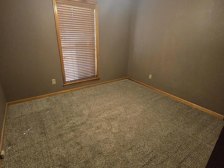8209 Claiborne Dr — Photo 5