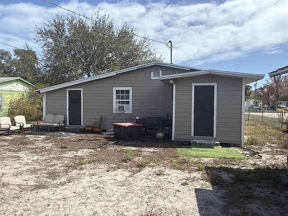5th image of 2339 2nd Ct SE