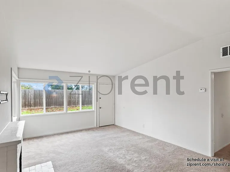 2802 Georgetown St — Photo 6
