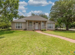302 Rather St, Gonzales, TX 78629