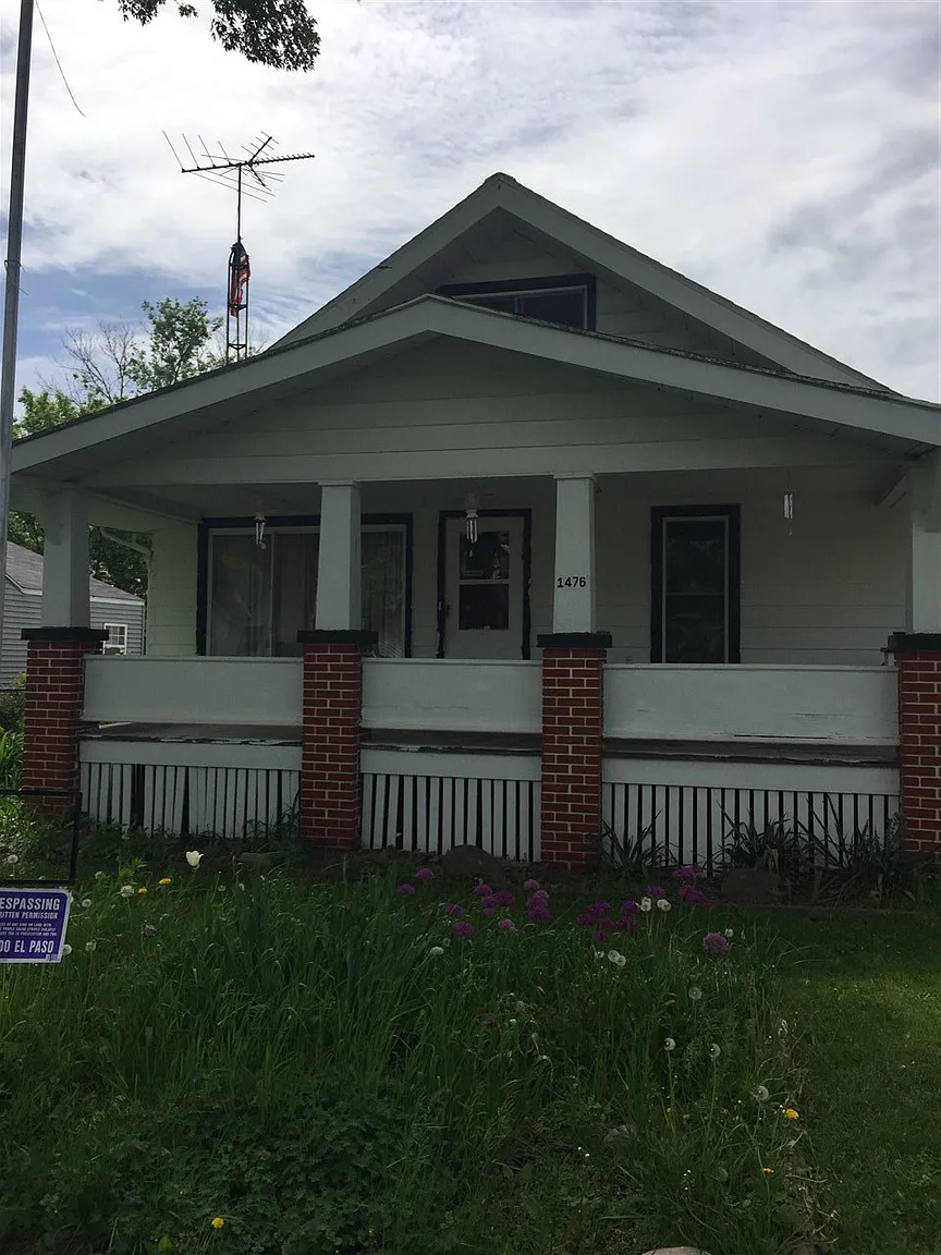 1476 Norton St photo 1