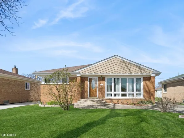 4532 Grace St, Schiller Park, IL 60176