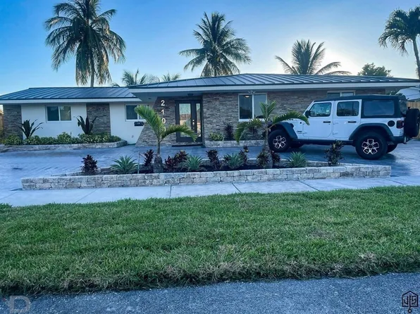 2100 SW 100th Ave, Miami, FL 33165