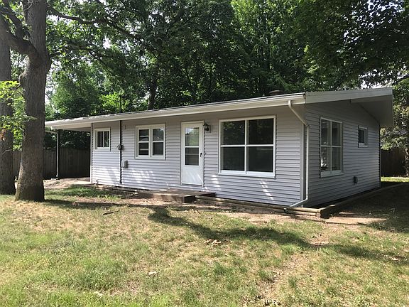 4th image of 1915 Oak Cliff Dr NE