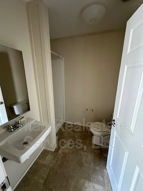 3 bed, 2.0 bath, 840 sqft, $850 — Photo 4