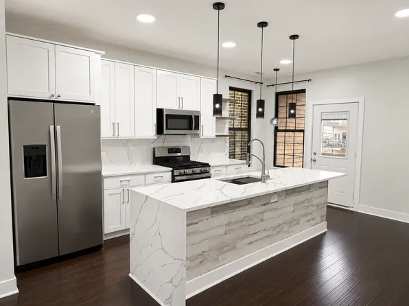 2440 W Iowa St Unit 2, Chicago, IL 60622