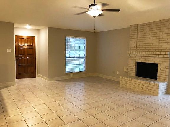 3rd image of 12323 Glenmeadow Dr