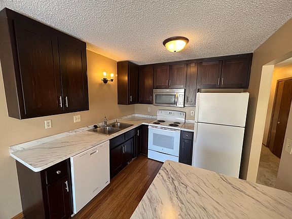 3rd image of 1601 85th Ave NE