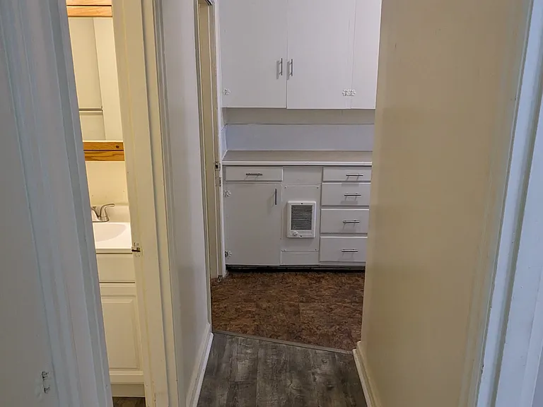 1066 Howard St SE — Photo 17