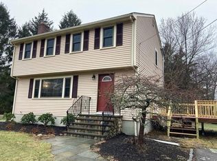 195 Queens Brook Rd, Pembroke, MA 02359
