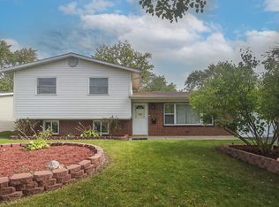 6847 Meadowbrook Ln, Hanover Park, IL 60133