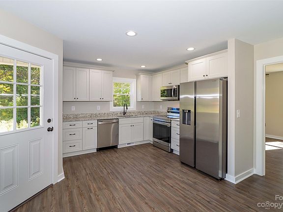 4th image of 311 Brookfield Dr