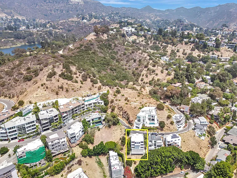 Hike to the wisdom tree or hollywood sign out your front door!!