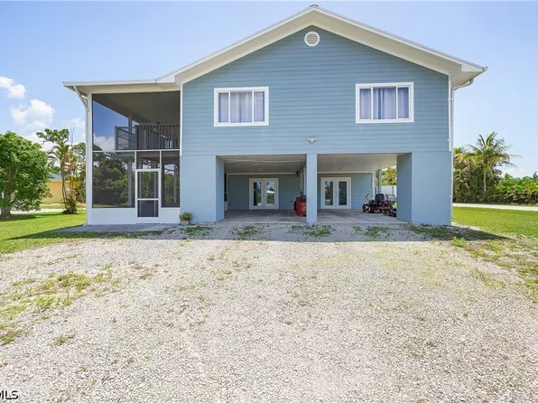 8500 Redwood Dr, Saint James City, FL 33956