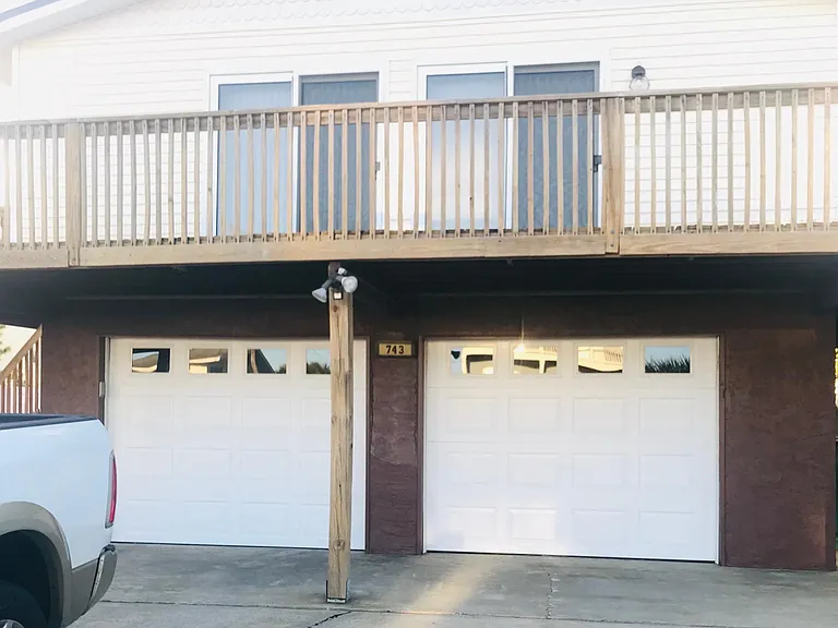 743 Seahorse Ave — Photo 2