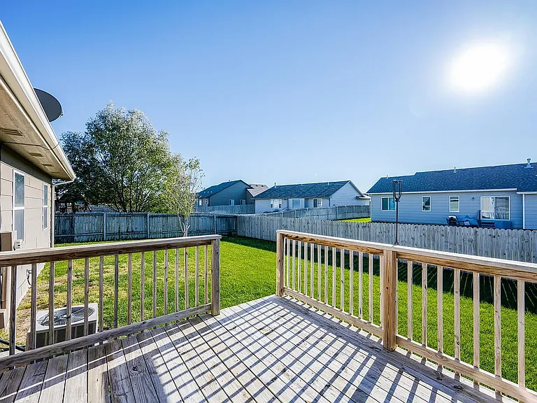 609 S Longbranch Dr — Photo 24