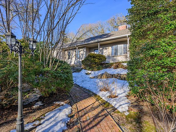 2nd image of 7 Howard Road