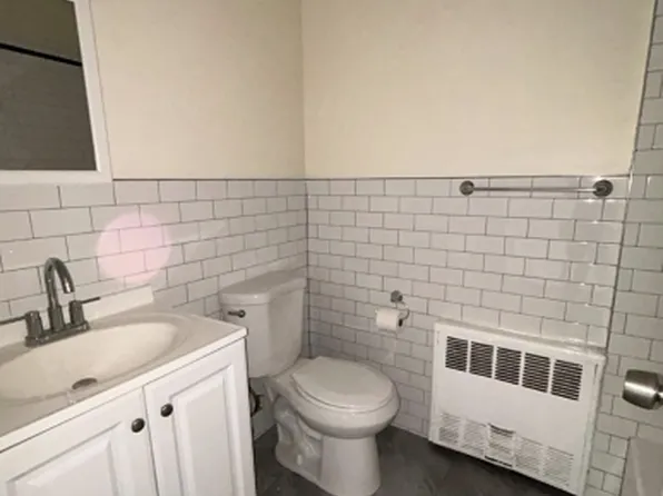 964 E 100th St, Brooklyn, NY 11236