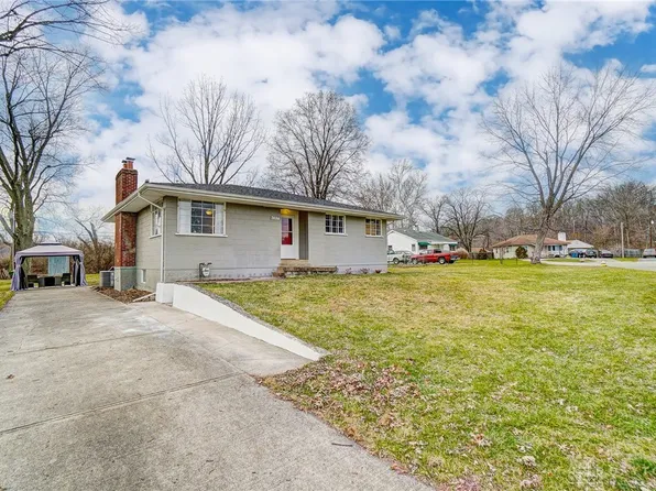 3694 Paris Dr, Dayton, OH 45439