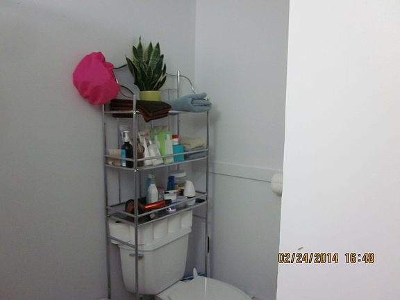 5th image of 955 Abbot Rd #1