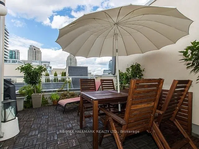 South Beach Marina Townhomes — Photo 1