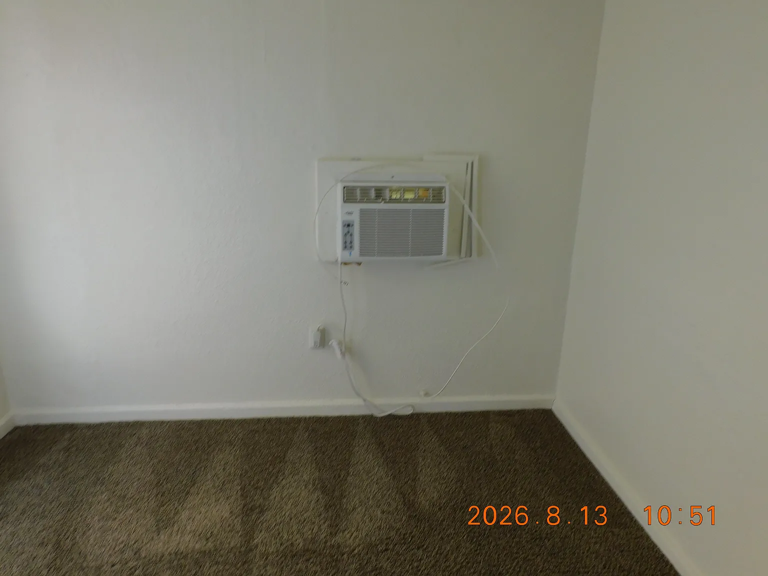 3 bed, 1.5 bath, $795 — Photo 2