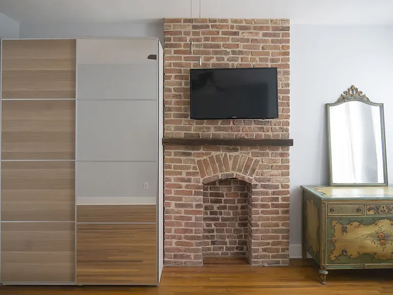 1206 Saint Marks Ave #1 — Photo 27