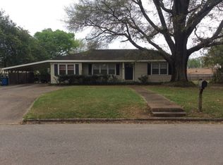 300 Fairview Cir, Jackson, AL 36545