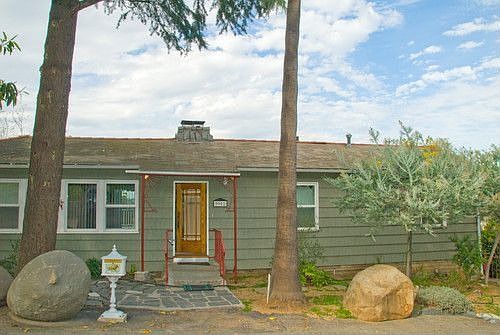 2nd image of 9902 Sierra Vista Ave