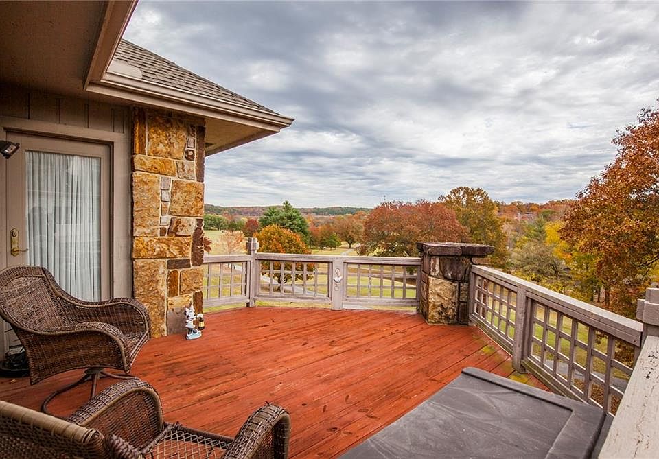 1st image of 15 Tanyard Dr