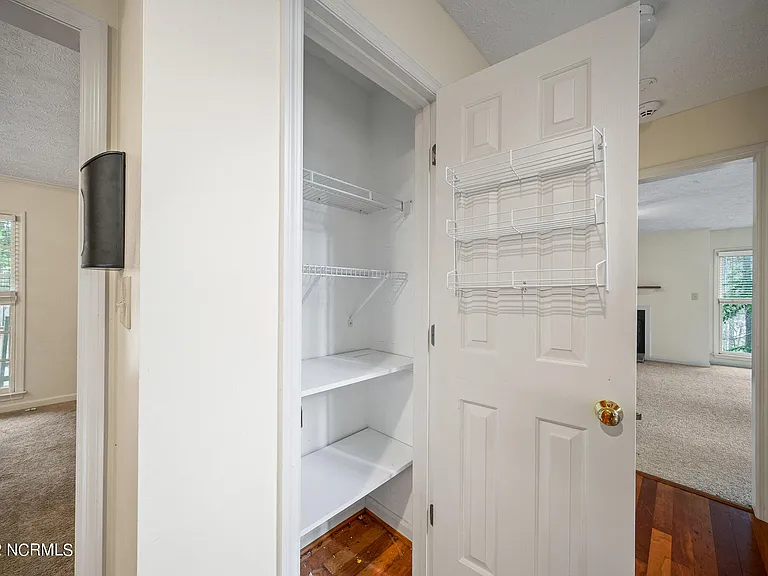 300 Clearfield Ln — Photo 17