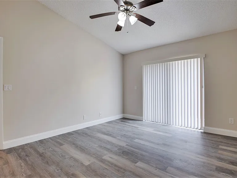 484 Springdale Cir #48D — Photo 13