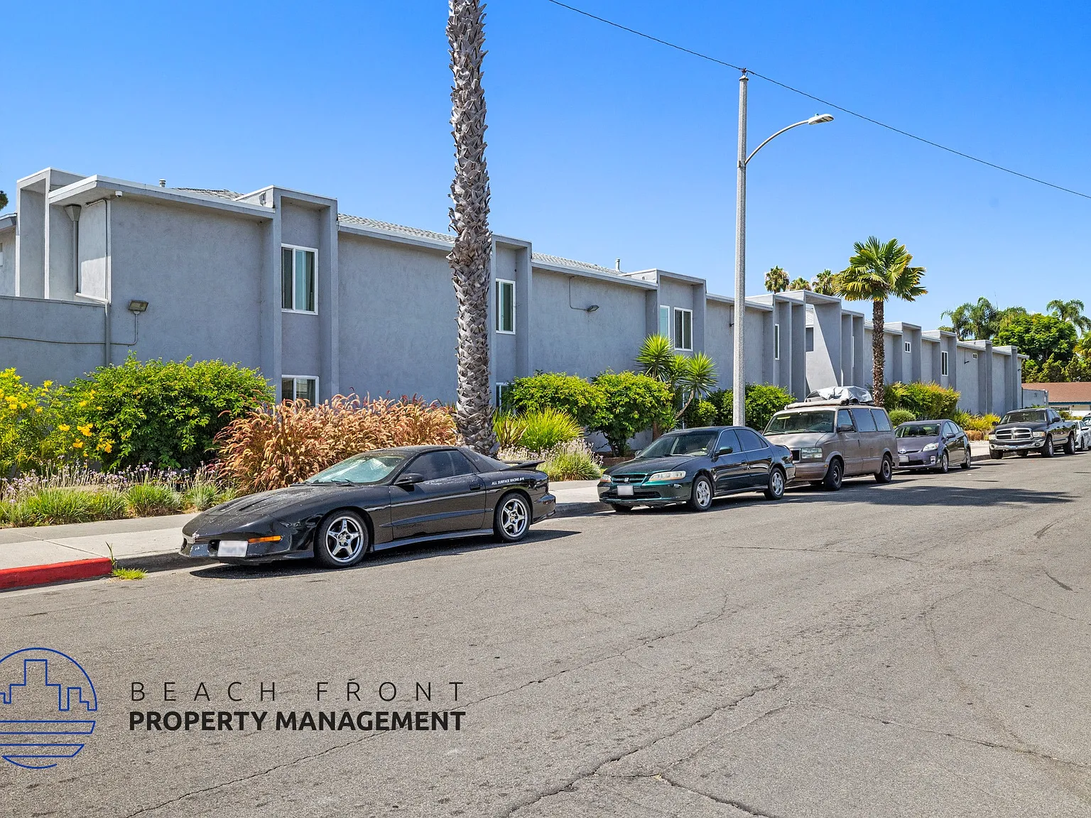 2750 W. Yale Ave. — Photo 2