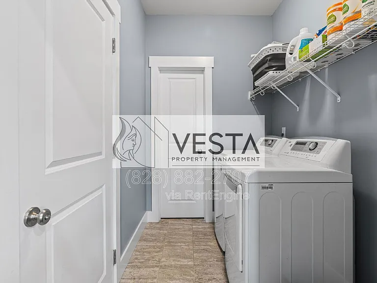 16 Hyde Park Pl — Photo 19