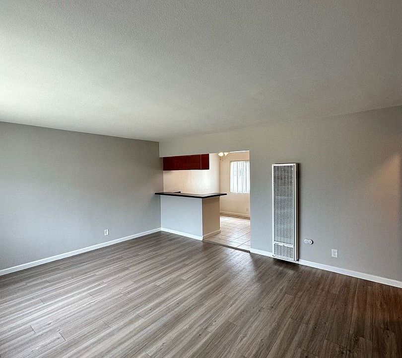 1st image of 1022 E 32nd St APT D