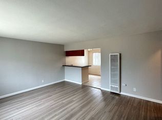 1022 E 32nd St APT D, Signal Hill, CA 90755