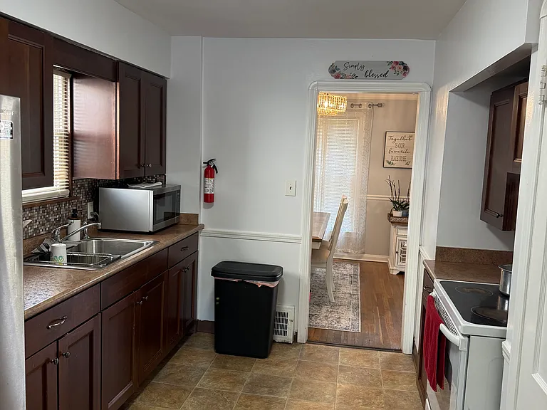 4204 Torrington Ave — Photo 6