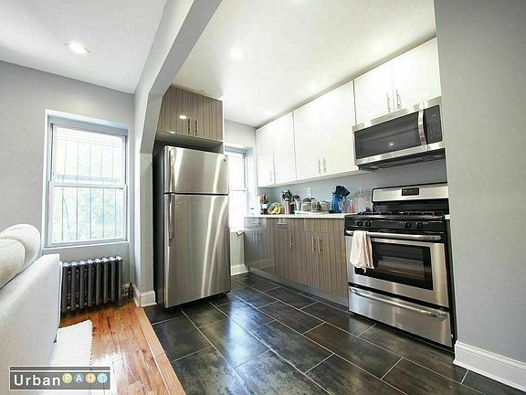 2nd image of 171 Pulaski St #2B