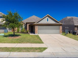 5273 Sagewood Dr, College Station, TX 77845