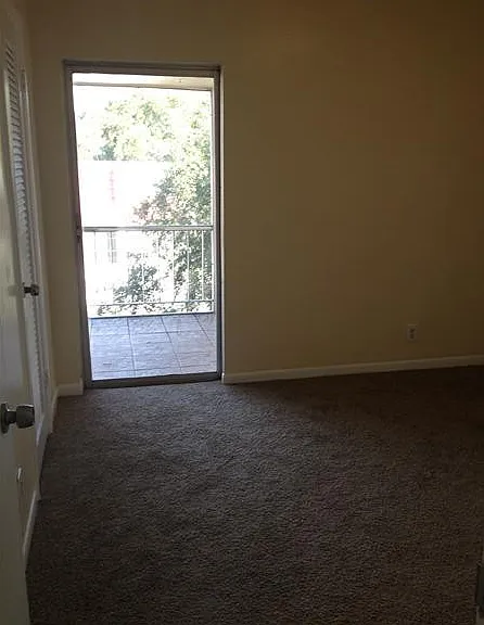 618 NW 13th St #360 — Photo 6