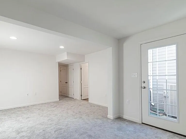112 Cecily Way #112 — Photo 3